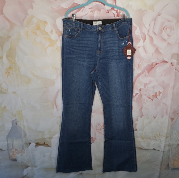 NWT Knox Rose Plus Size High Rise Distressed Bootcut Jeans Dark Wash - Picture 2 of 16